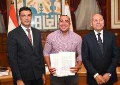 خالد هاشم وزير الصناعة 
