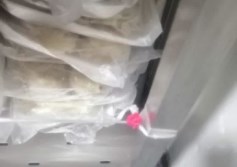 ضبط أغذية منتهية الصلاحية