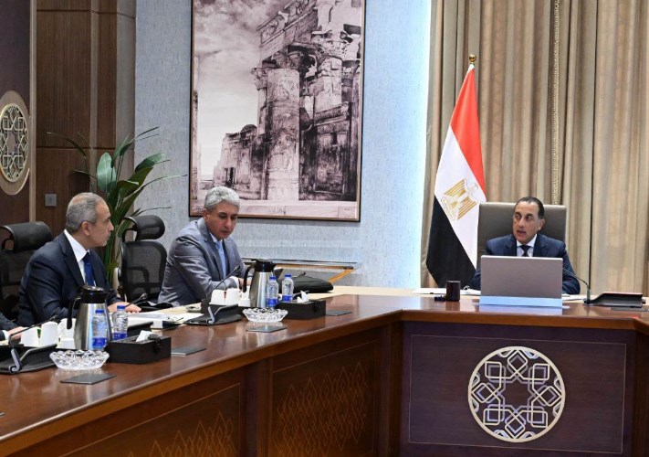رئيس الوزراء قطاع السياحة 
