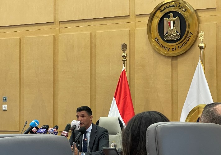 وزير الصناعة