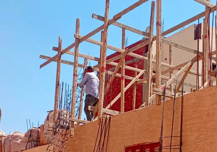 إزالة مخالفات بناء وتغيير استخدام وحدات ورفع إشغالات بعدة مدن
