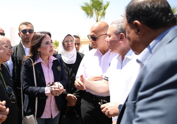 وزيرة الإسكان ومحافظ مطروح يتفقدان رافع مياه الشرب «ابني بيتك» بالمحافظة