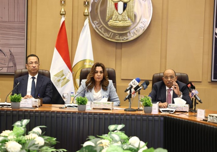 منال عوض