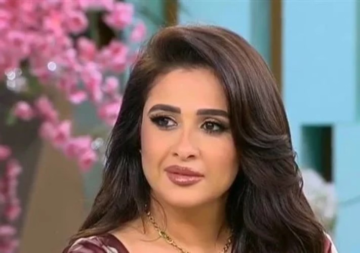ياسمين عبد العزيز 